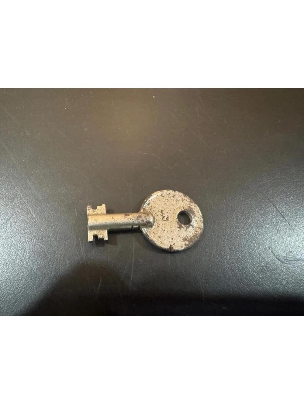 Antique Skeleton Key Cast Iron Metal Vintage Door Lock Key Collectible